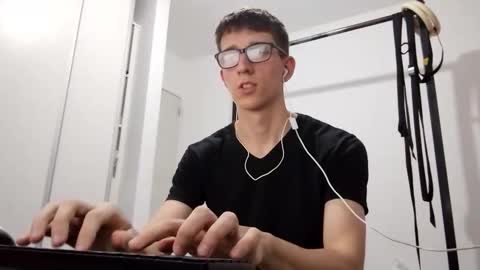 Facu online show from 12-23-25, 11:08