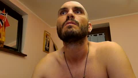 Snapshot of kratoskratoskratos chatting on 07-30-26, 10:31 Kratos online show from 07-30-26, 10:31