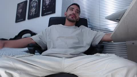 kratoswolf online show from 04-05-26, 05:32