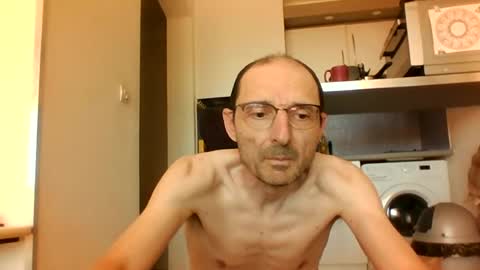 Snapshot of kratsinas chatting on 06-13-26, 12:25 StephOne online show from 06-13-26, 12:25