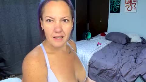 kreamyk420 online show from 10-24-25, 04:14