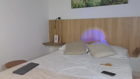 kriss online show from 10-20-25, 02:01