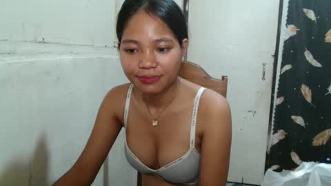 Snapshot of krisloversweet1 chatting on 02-05-26, 12:43 Kris online show from 02-05-26, 12:43