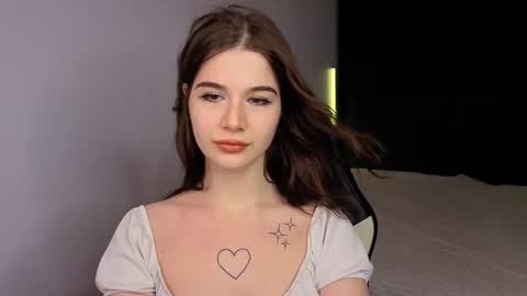 Snapshot of krispy_girl_star chatting on 11-17-25, 09:37 krispy_girl_star online show from 11-17-25, 09:37