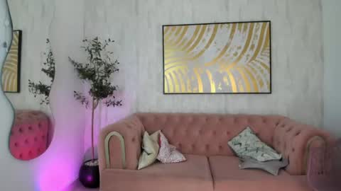 Snapshot of krissi_latore chatting on 04-22-26, 12:18 Krisstine online show from 04-22-26, 12:18