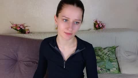 krissshoww online show from 04-06-26, 10:16