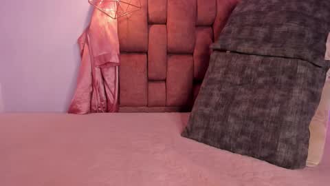 Snapshot of kristakinnky chatting on 03-27-26, 11:32 BETANIA online show from 03-27-26, 11:32