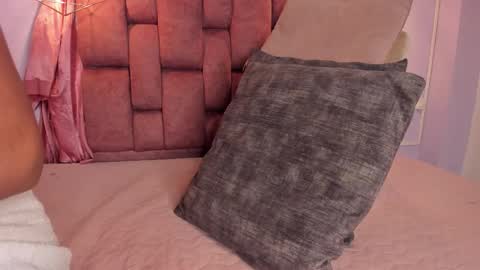 Snapshot of kristakinnky chatting on 03-28-26, 11:32 BETANIA online show from 03-28-26, 11:32