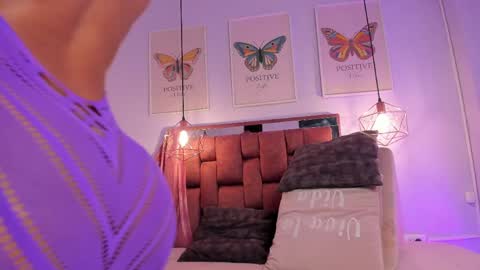 Snapshot of kristakinnky chatting on 04-16-26, 12:06 BETANIA online show from 04-16-26, 12:06