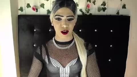 Snapshot of kristal_queen01 chatting on 05-17-26, 08:12 kristal_queen01 online show from 05-17-26, 08:12