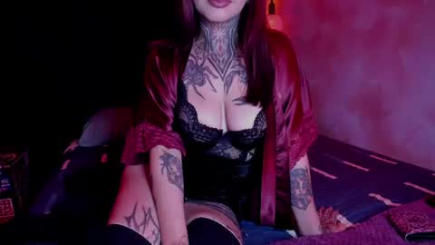 Snapshot of kristall_schwarz_ chatting on 07-11-26, 06:27 Kristall online show from 07-11-26, 06:27