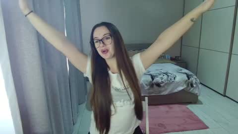 twitter    Annemarye 23 online show from 02-02-26, 08:24