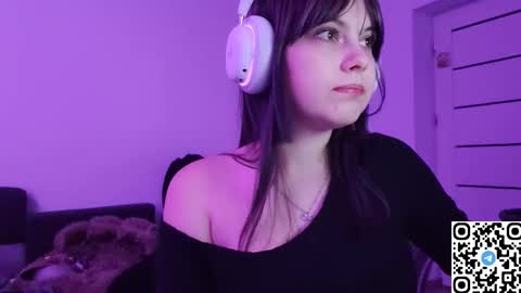 Snapshot of kristibloom chatting on 11-27-25, 11:18 Christie online show from 11-27-25, 11:18