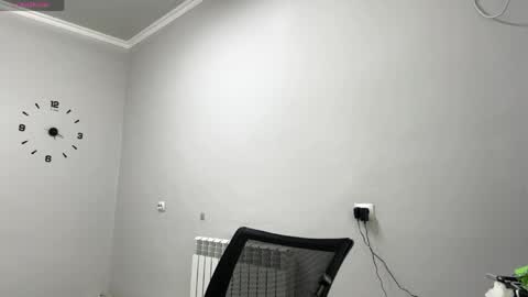 Snapshot of kristimanes chatting on 04-16-26, 02:18 Rin online show from 04-16-26, 02:18