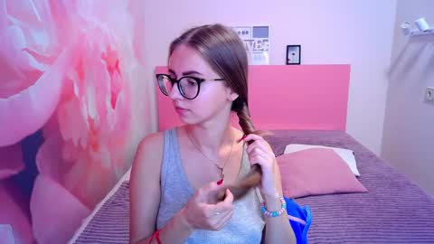 Snapshot of kristina_adel chatting on 01-10-25, 11:33 Kristina Adel online show from 01-10-25, 11:33