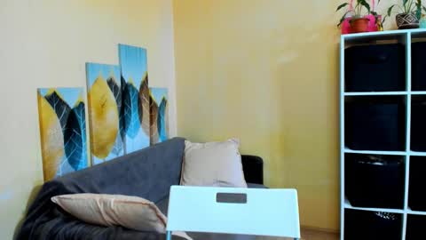 Christina online show from 11-20-25, 06:02