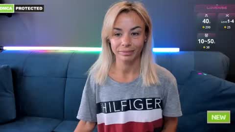 Snapshot of kristinasexyhot chatting on 07-04-26, 10:43 Muscle Queen online show from 07-04-26, 10:43