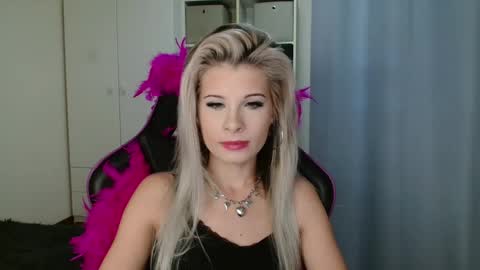 KristineAmore online show from 10-21-25, 06:25