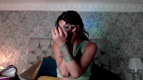 Snapshot of kristinwall chatting on 12-04-24, 05:44 KristinWall online show from 12-04-24, 05:44