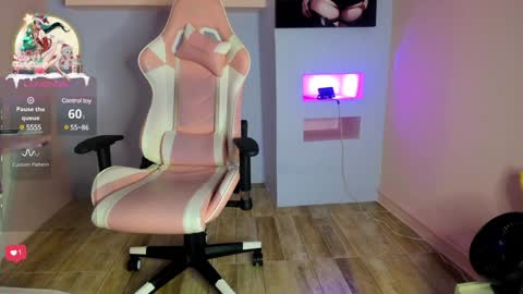 Snapshot of kristinwall chatting on 12-30-24, 08:47 KristinWall online show from 12-30-24, 08:47