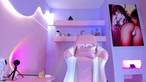 Snapshot of kristinwall chatting on 01-17-25, 01:57 KristinWall online show from 01-17-25, 01:57