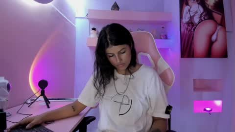 Snapshot of kristinwall chatting on 01-30-25, 10:30 KristinWall online show from 01-30-25, 10:30