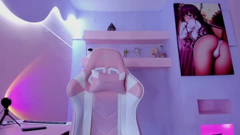 Snapshot of kristinwall chatting on 02-01-25, 12:07 KristinWall online show from 02-01-25, 12:07