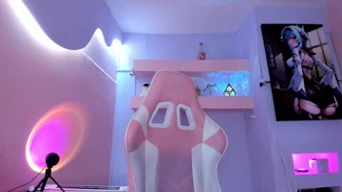 Snapshot of kristinwall chatting on 03-04-25, 09:00 KristinWall online show from 03-04-25, 09:00