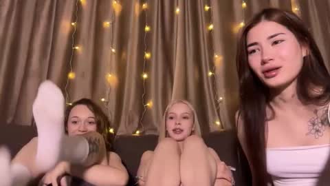 Kristy and Alice online show from 02-08-26, 06:55