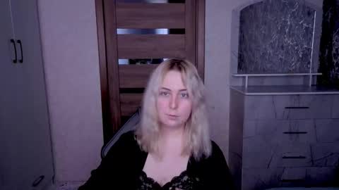 Snapshot of kristy_fran chatting on 04-28-26, 02:27 Kristy online show from 04-28-26, 02:27