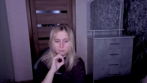 Snapshot of kristy_fran chatting on 05-25-26, 01:44 Kristy online show from 05-25-26, 01:44
