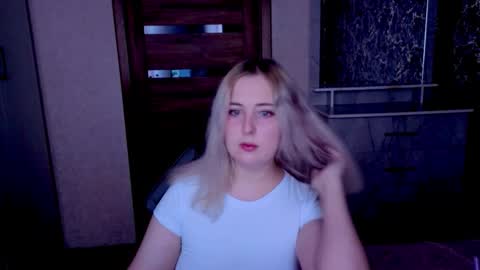 Snapshot of kristy_fran chatting on 06-05-26, 08:14 Kristy online show from 06-05-26, 08:14