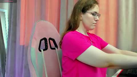 Snapshot of kristy_na_ chatting on 07-17-26, 02:07 Kristina online show from 07-17-26, 02:07
