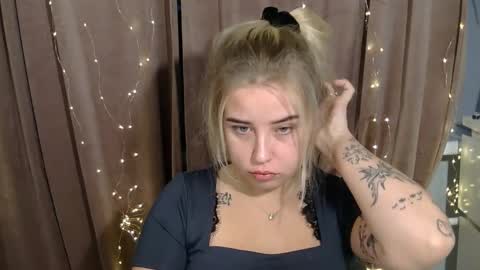 Snapshot of kristyflowers chatting on 12-07-24, 06:54 KristyFlowers online show from 12-07-24, 06:54