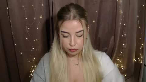 Snapshot of kristyflowers chatting on 12-09-24, 10:22 KristyFlowers online show from 12-09-24, 10:22