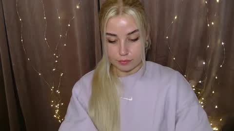 Snapshot of kristyflowers chatting on 12-19-24, 04:35 KristyFlowers online show from 12-19-24, 04:35