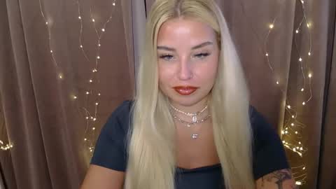 Snapshot of kristyflowers chatting on 01-07-25, 06:16 KristyFlowers online show from 01-07-25, 06:16