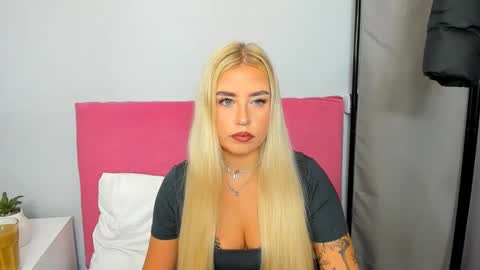 Snapshot of kristyflowers chatting on 01-21-25, 06:00 KristyFlowers online show from 01-21-25, 06:00