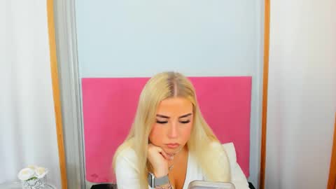 Snapshot of kristyflowers chatting on 02-07-25, 09:47 KristyFlowers online show from 02-07-25, 09:47