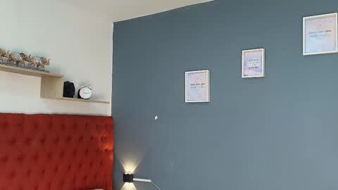 Cristina online show from 10-31-25, 02:01