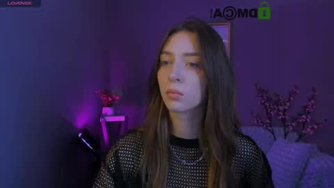 Snapshot of kristylovee chatting on 09-17-25, 09:33 Kristy online show from 09-17-25, 09:33