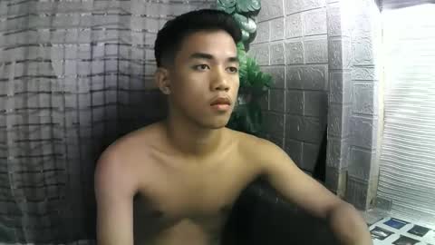 Snapshot of kritthanarkorn chatting on 11-08-25, 10:04 kritthanarkorn online show from 11-08-25, 10:04