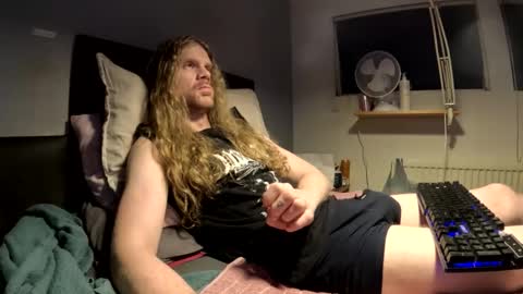 Krullz online show from 12-15-25, 10:58