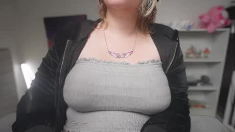 Krystal Syx online show from 09-26-25, 05:28