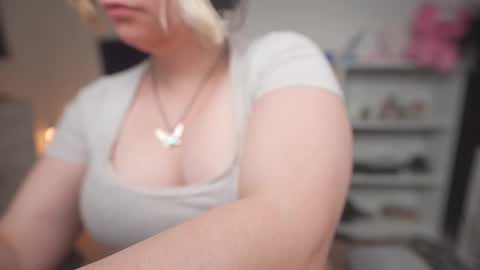 Krystal Syx online show from 10-16-25, 01:50