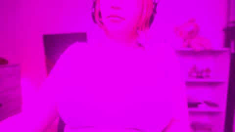 Snapshot of krystalsyxx chatting on 12-14-25, 09:30 Krystal Syx online show from 12-14-25, 09:30