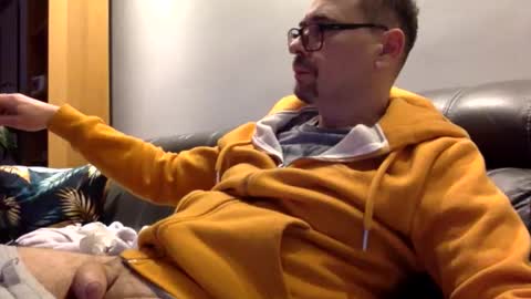 krzysztof1977 online show from 01-11-26, 09:31