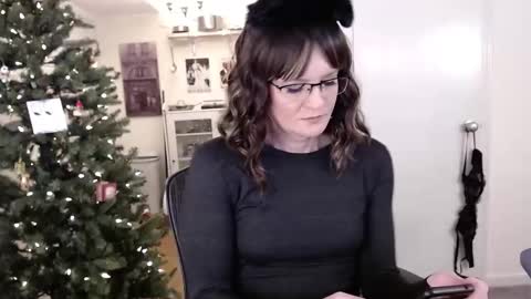 Cait online show from 01-06-26, 01:42