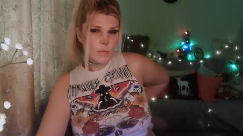 Annika  MTF ts post -op online show from 12-15-24, 10:50