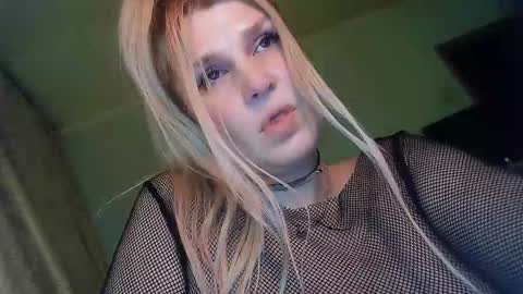 Annika  MTF ts post -op online show from 02-09-25, 02:18